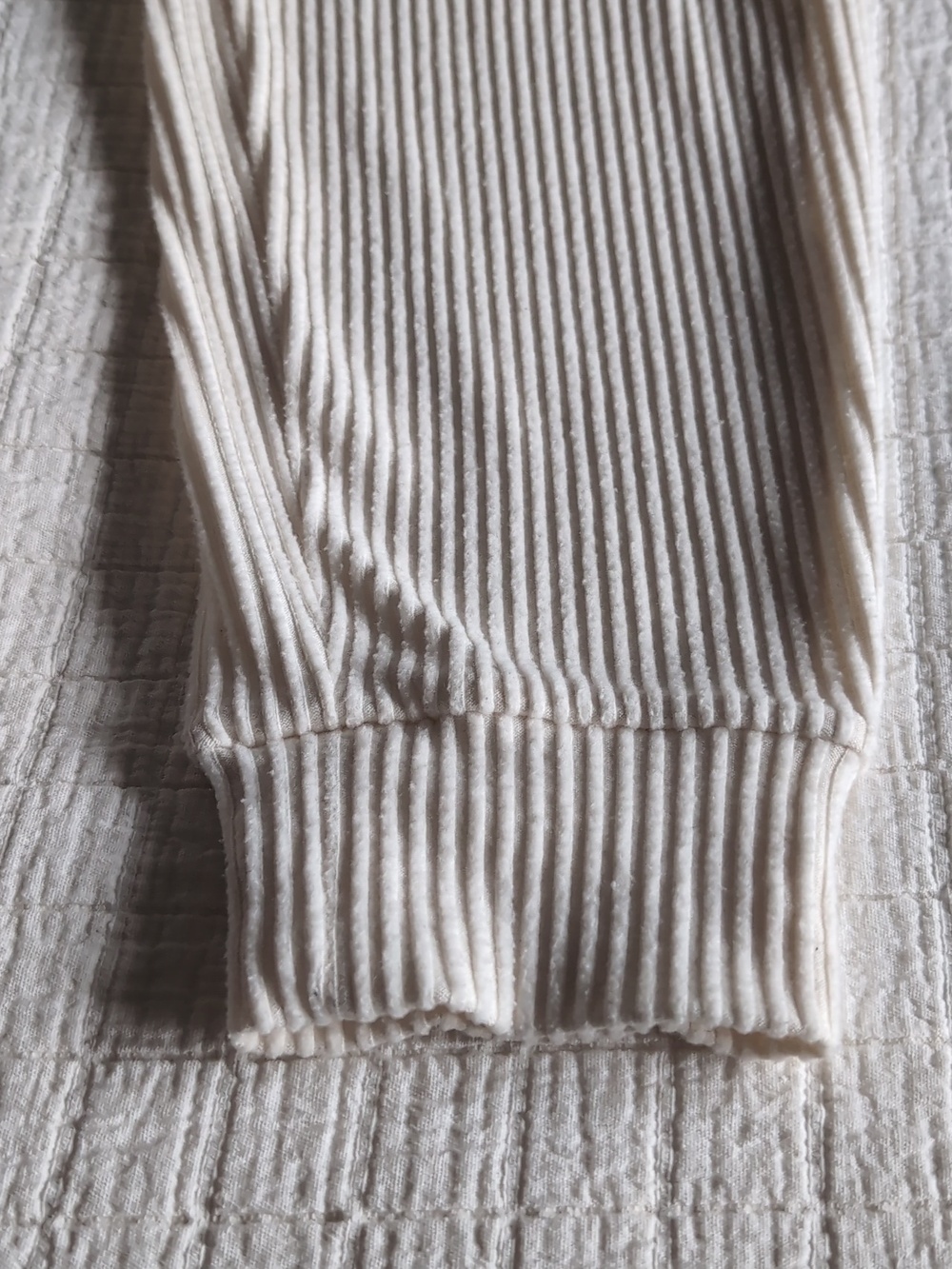 Alo Muse Ribbed Lounge Set Cream - Picture 9 of 9